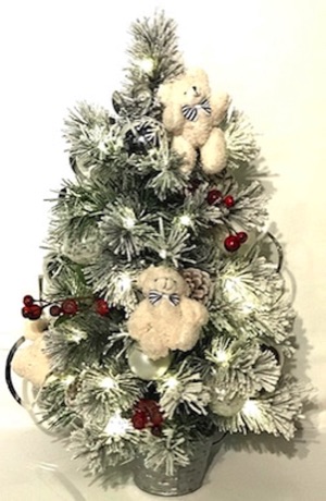 A Bears Tale Decorated Flocked Christmas Tree Da Silva S Creations